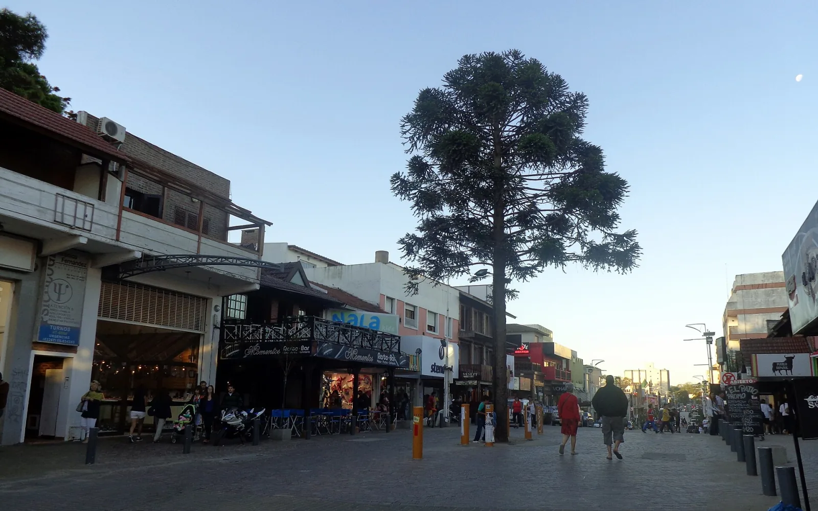 Avenida 3 in Villa Gesell town centre